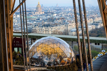Vue sur la terrasse du 1er étage et sa bulle